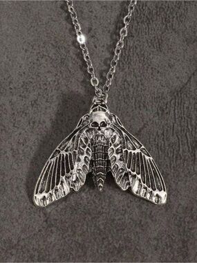 Goth Silver Tone Moth Pendant Necklace Engraved Detailing Adjustable NWT